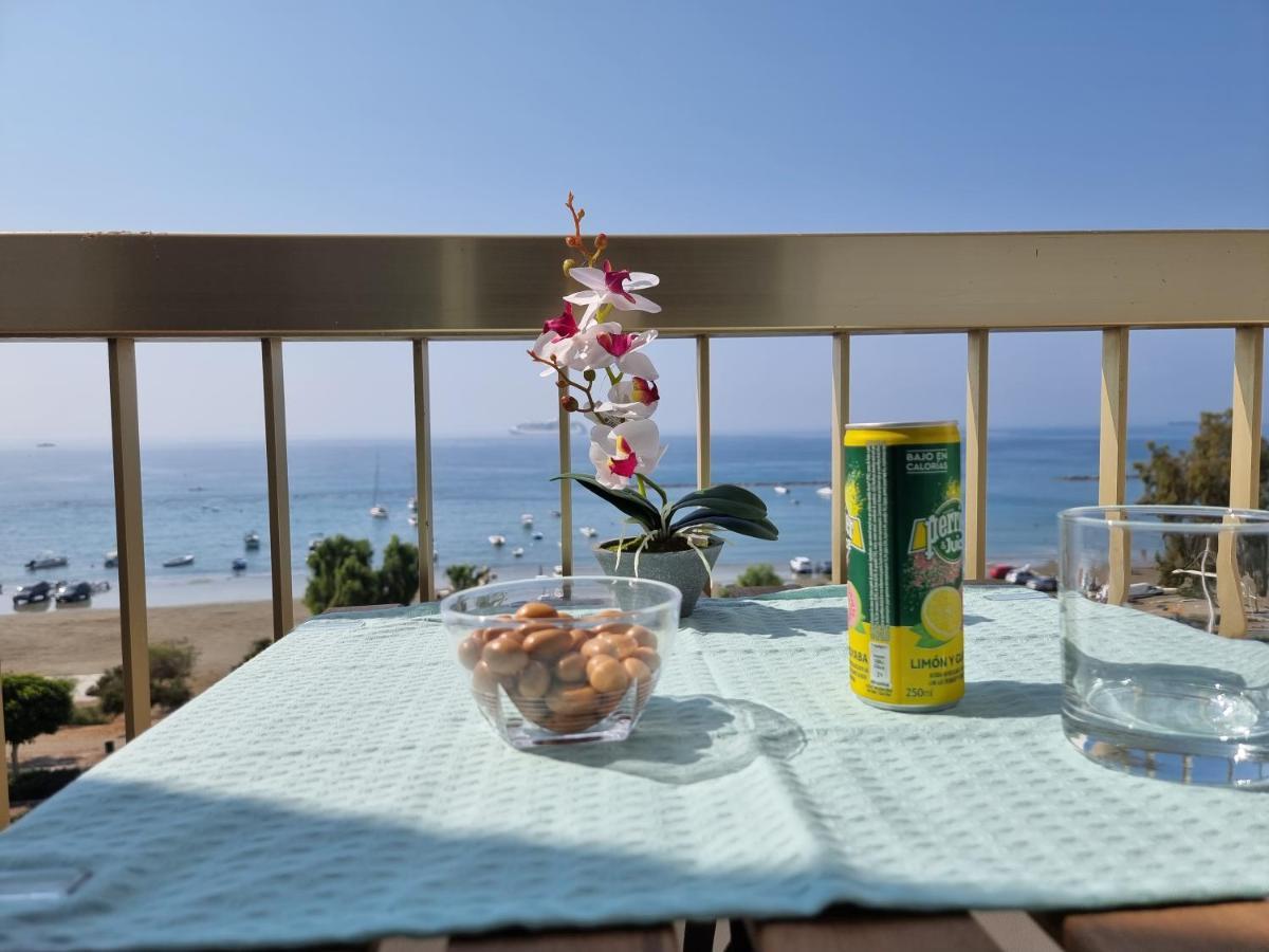 Super Modern Beachfront 1 Bedroom - Sleeps 4 Limassol Ngoại thất bức ảnh